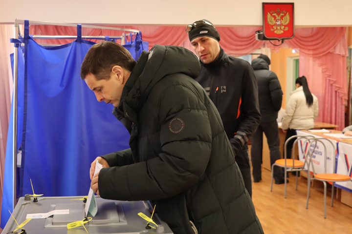 Глава Абакана Алексей Лемин проголосовал на выборах президента России